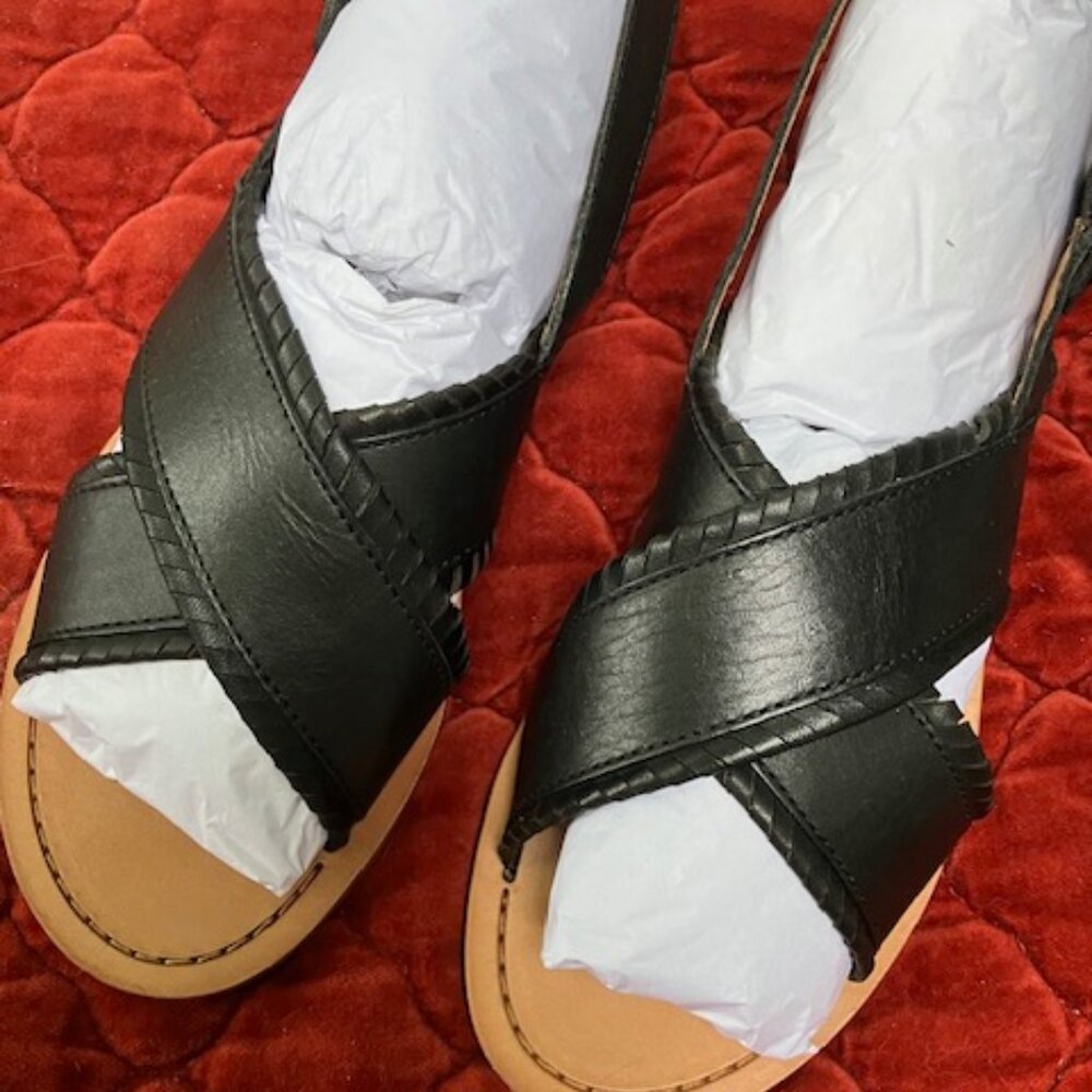 Pair Frye Sandals